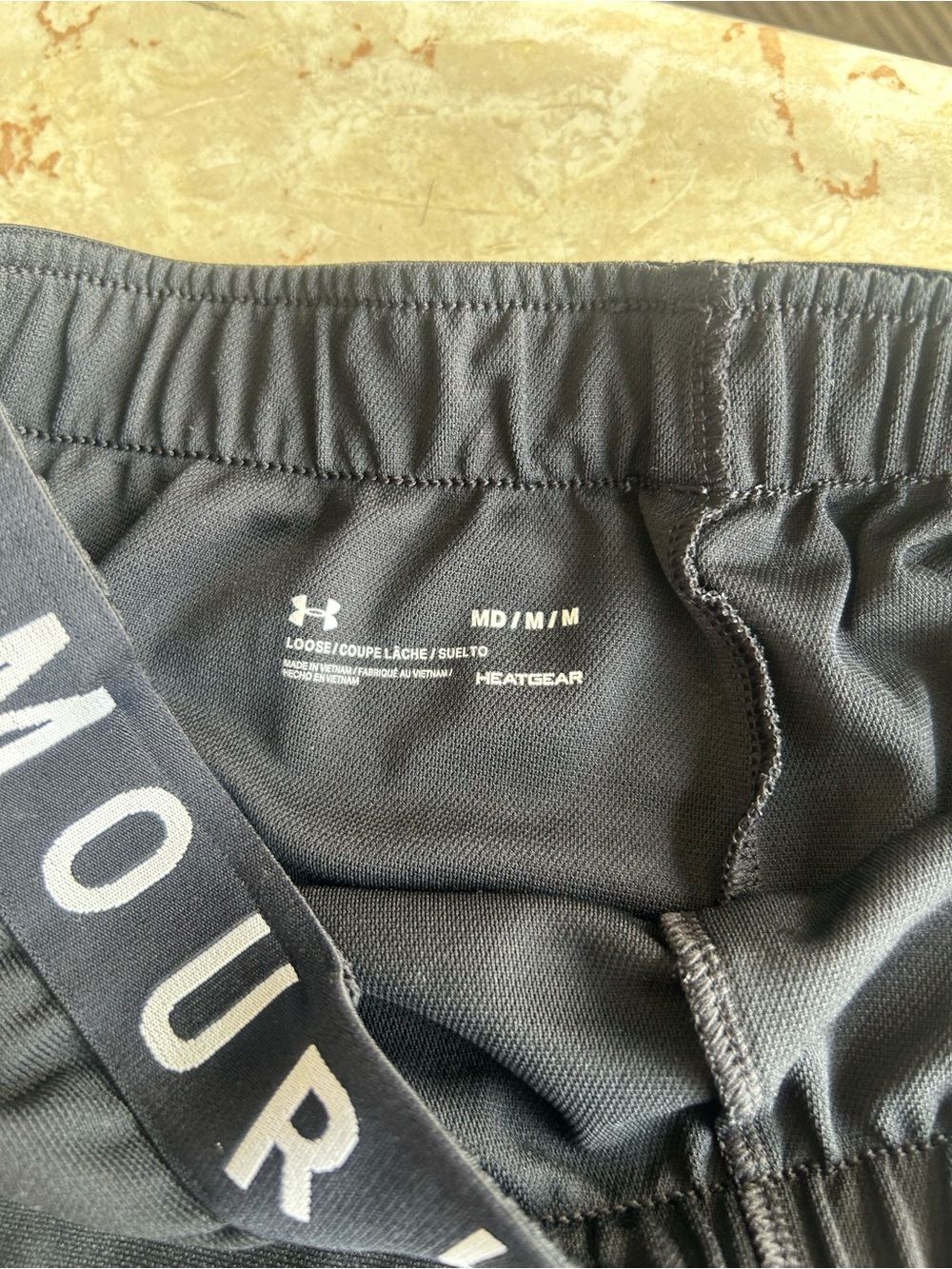 2 pair Under Armour Women Athletic Shorts Black & Gray size Med 8-10 - Picture 5 of 6